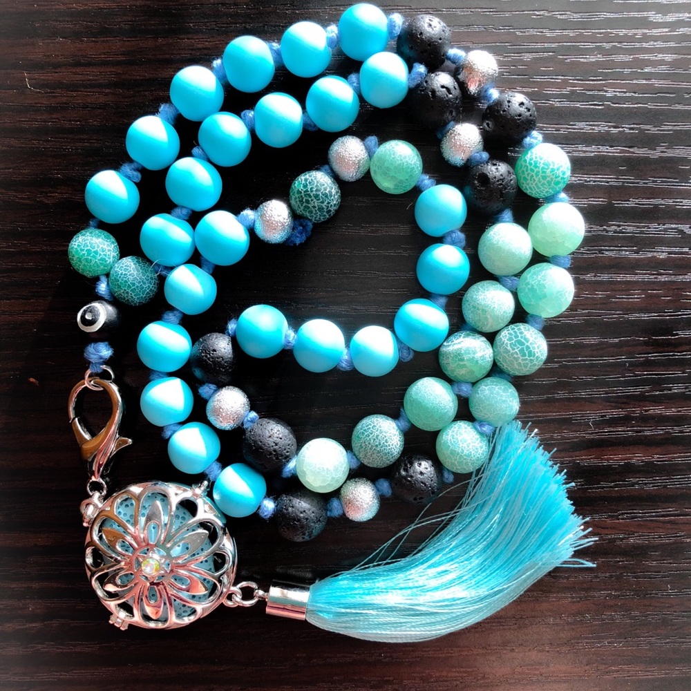 Car Mala Oil Diffuser Aromatherapy for Rearview